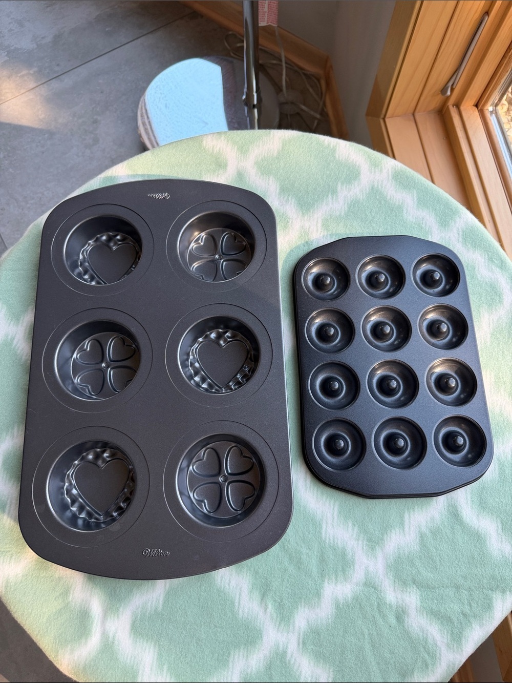 Wilton Black Heart & Donut Mini Baking Pan Set